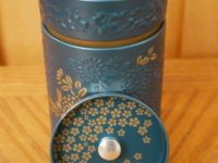 yumiko tea container blue gold